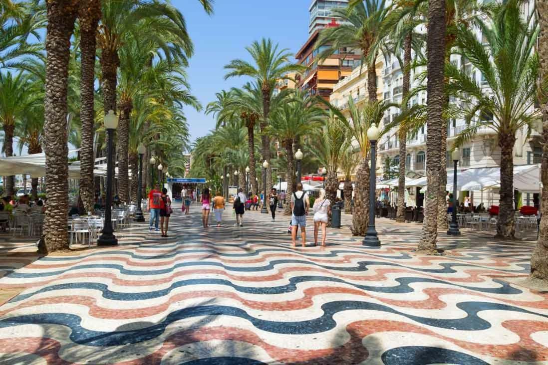 Beach, City Center And Entertainment Alicante Exterior photo